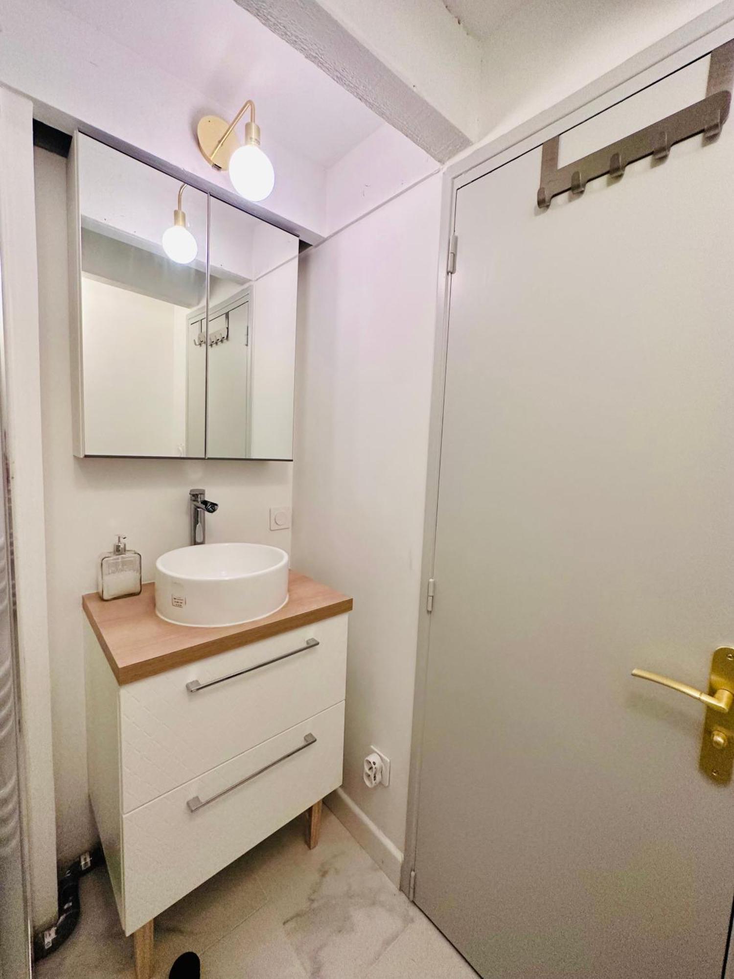 L'Etoile - Duplex Cosy De 50M2 En Centre-Ville Nîmes Eksteriør billede